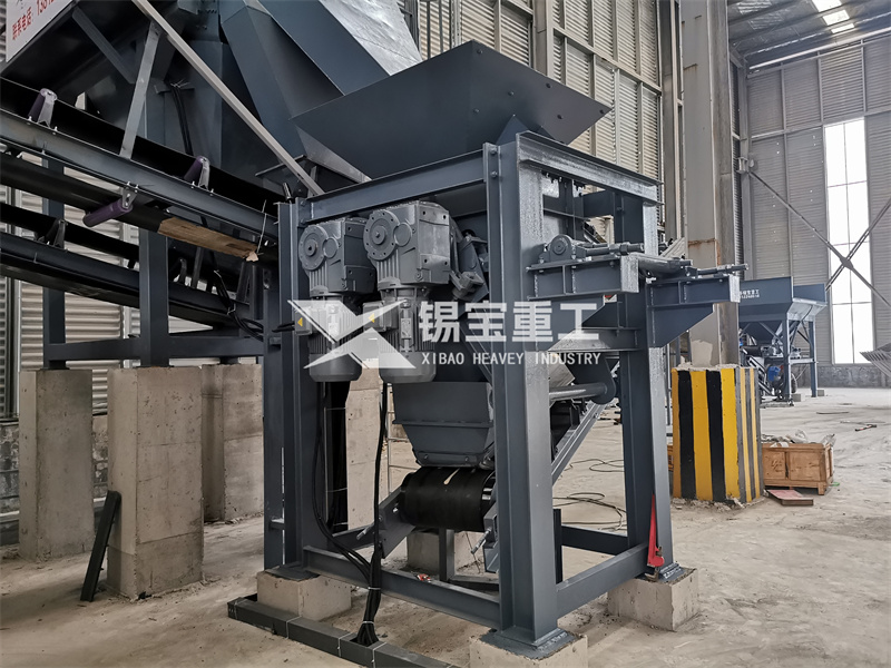 瀝青混合料破碎設(shè)備1 瀝青混合料破碎設(shè)備1